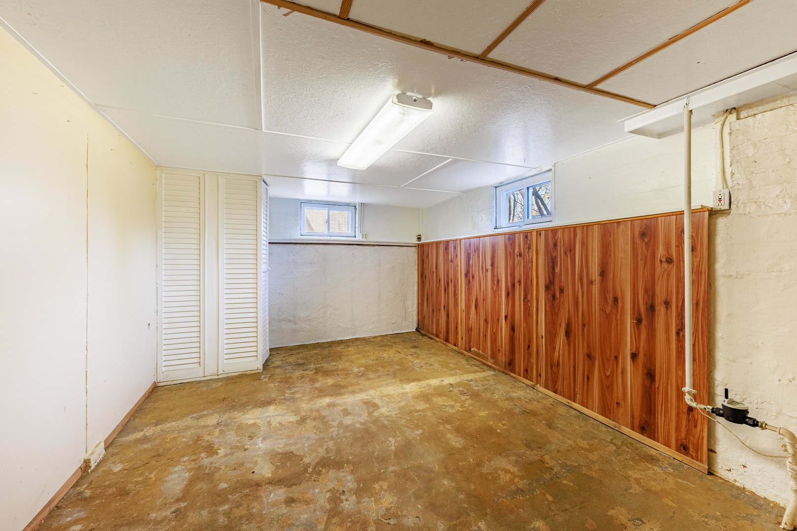 410 Repton Road Riverside, IL 60546 - Photo 20 of 30 a view of a garage