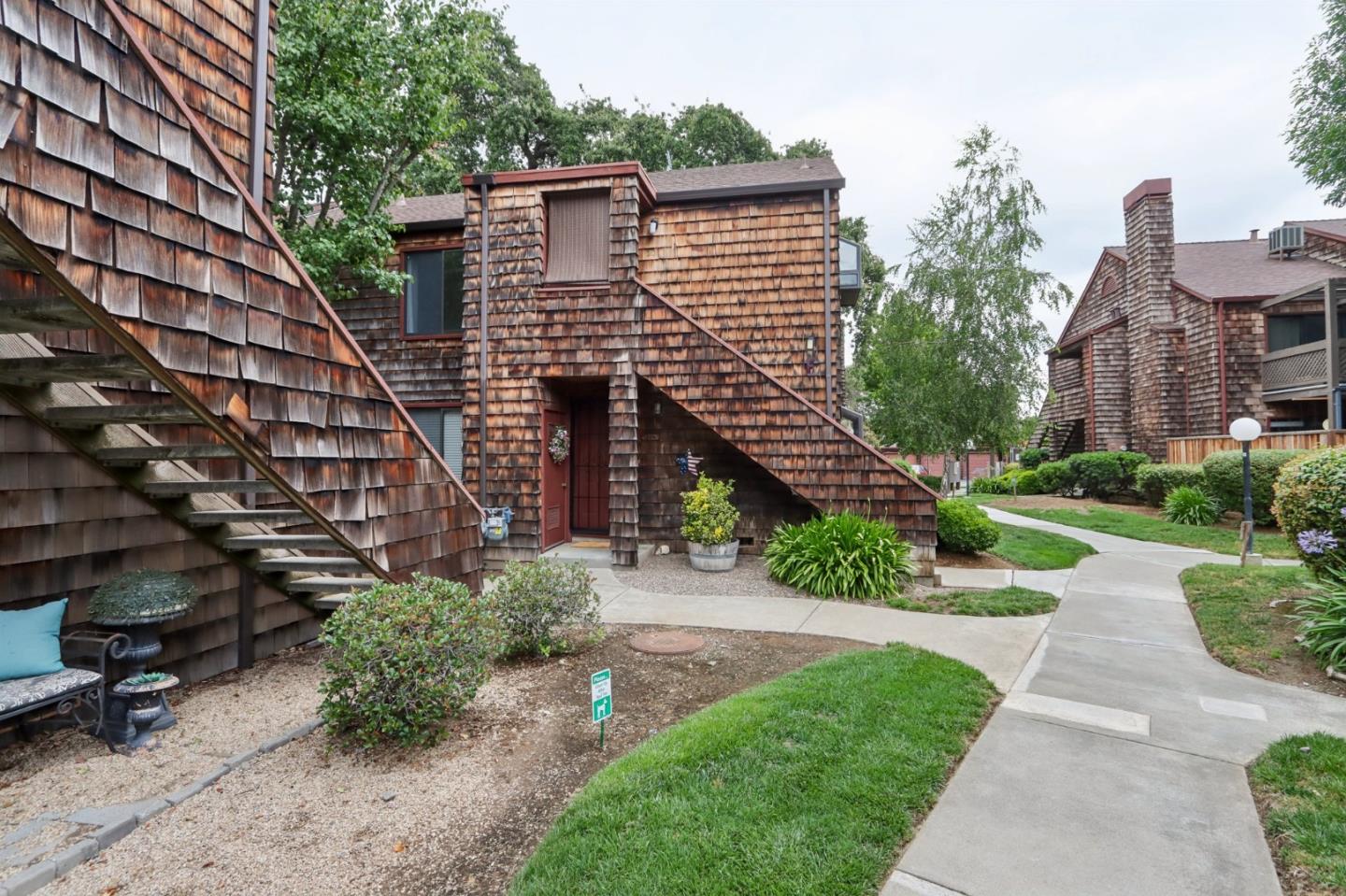 1555 Hecker Pass Road, Unit E201 Gilroy, CA 95020 - Photo 1 of 28