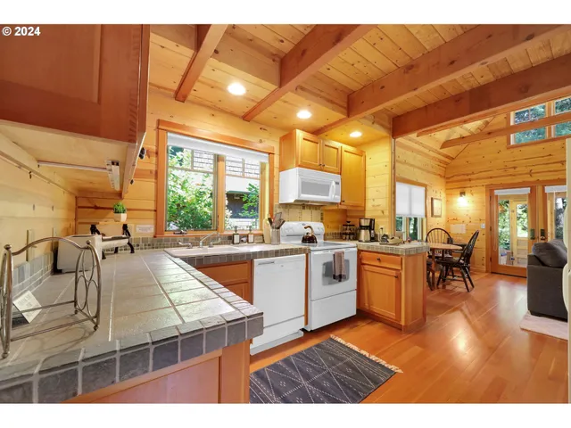 $485,000 | 56411 McKenzie Highway, Unit 6, Blue River, OR 97413