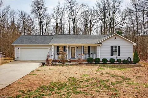 $268,900 | 368 Fox Creek Lane, Lexington, NC 27292