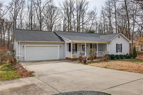 $268,900 | 368 Fox Creek Lane, Lexington, NC 27292