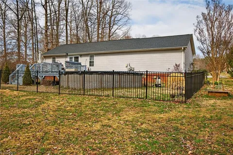 $268,900 | 368 Fox Creek Lane, Lexington, NC 27292