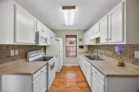 $268,900 | 368 Fox Creek Lane, Lexington, NC 27292