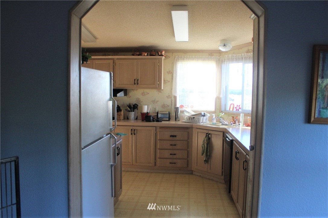 8253 Scott Road Northeast Moses Lake, WA 98837 - Photo 5 of 9