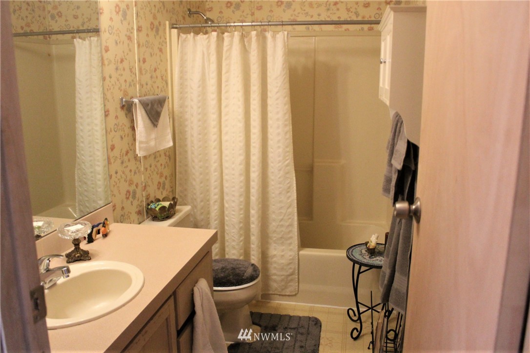 8253 Scott Road Northeast Moses Lake, WA 98837 - Photo 7 of 9