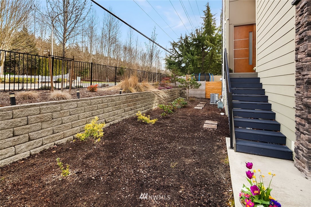 321 South 47th Street, Unit A Renton, WA 98055 - Photo 2 of 23 Gallery Image 2