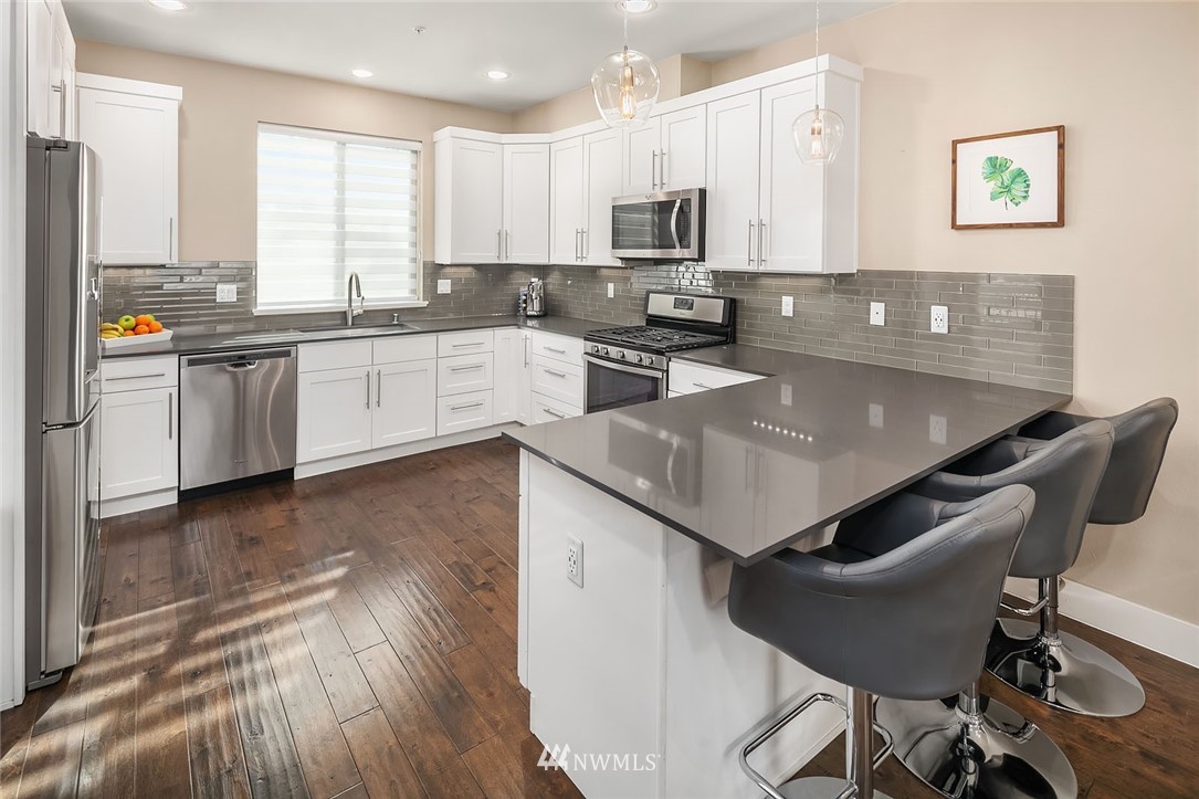 321 South 47th Street, Unit A Renton, WA 98055 - Photo 3 of 23 Gallery Image 3