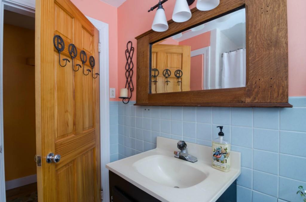 325 Fowler Road Cape Elizabeth, ME 04107 - Photo 22 of 35 Bathroom