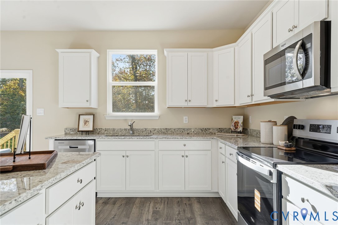 6338 Sterling Way Ruther Glen, VA 22546 - Photo 10 of 47