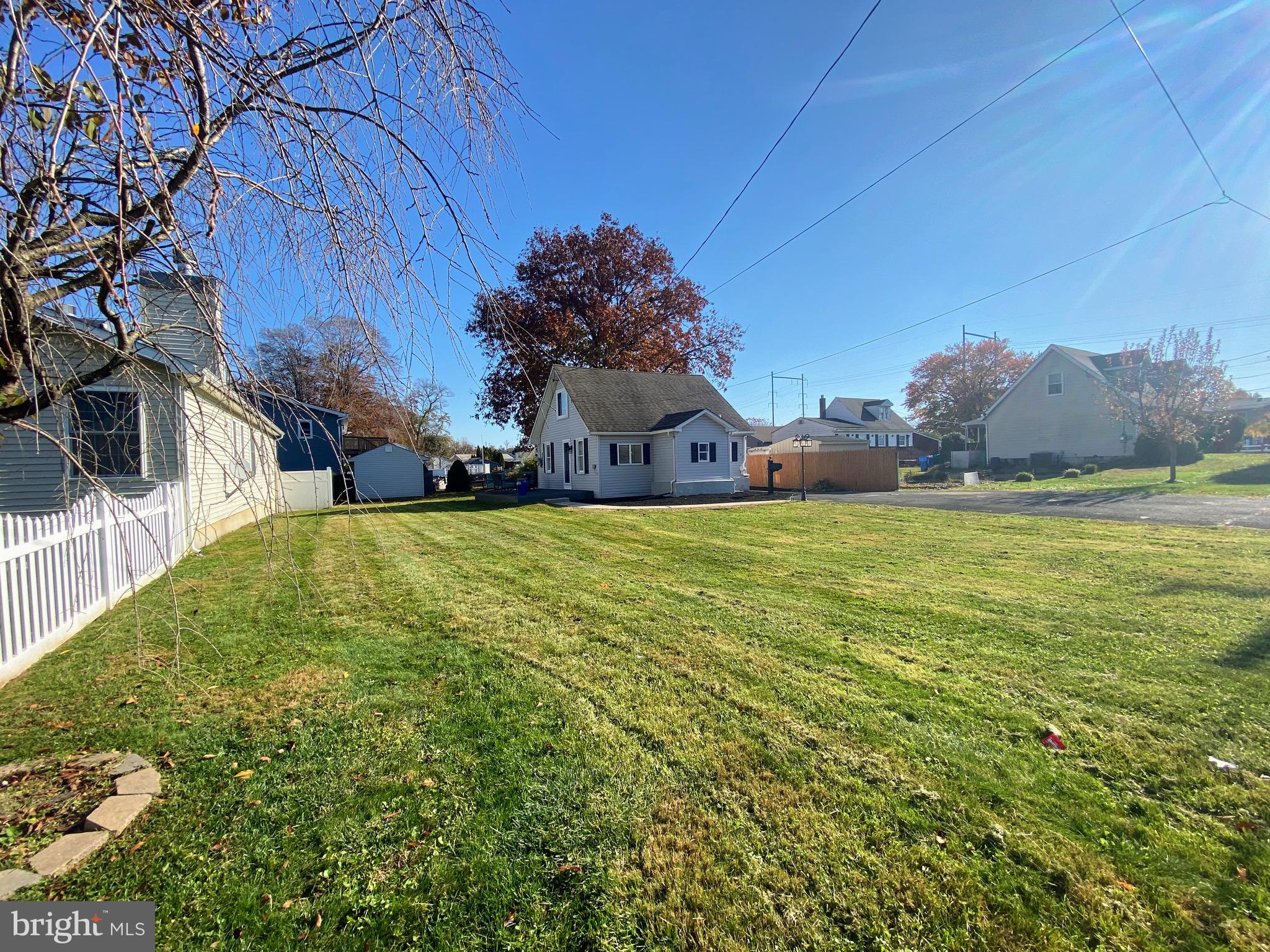 203 Spring Avenue Croydon, PA 19021 - Photo 6 of 38 Exterior Front Yard