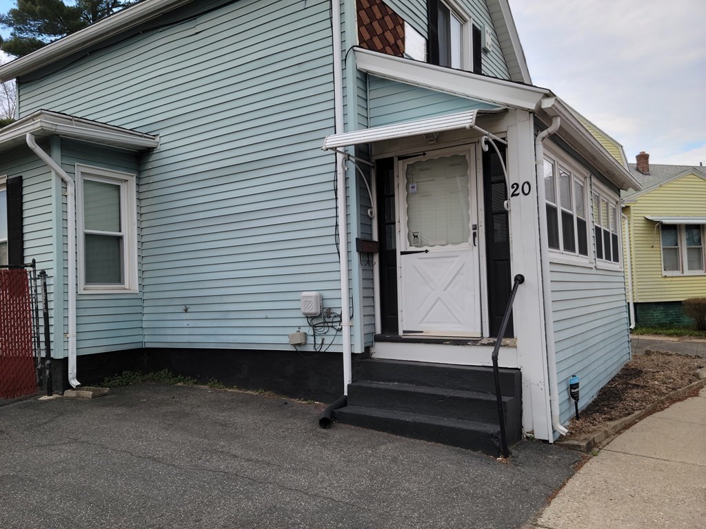 20 Manhattan Street Springfield, MA 01109 - Photo 1 of 16 Gallery Image 1