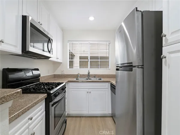 $530,000 | 5510 Owensmouth, Unit 212, Woodland Hills, CA 91367