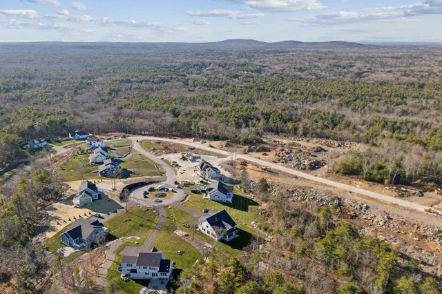 $395,000 | 21 Zoes Way, Cape Neddick, ME 03902