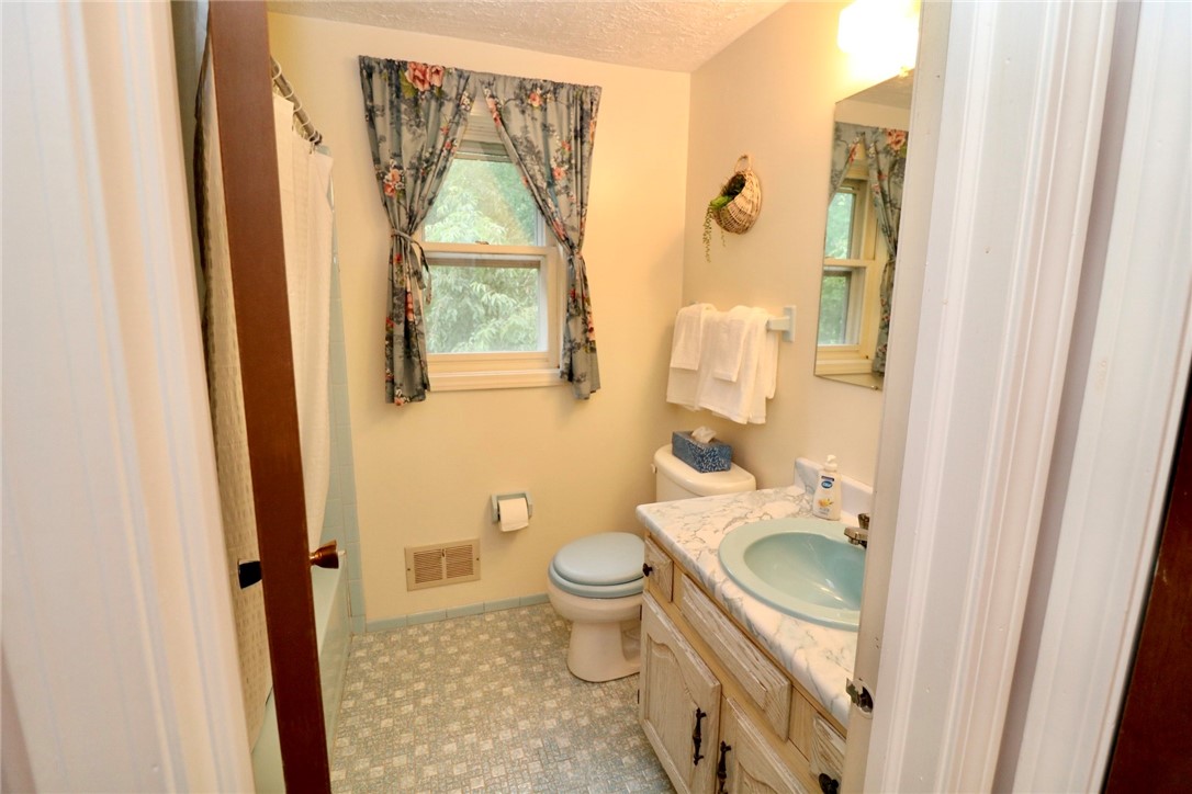 1096 Everwild View Webster, NY 14580 - Photo 36 of 46