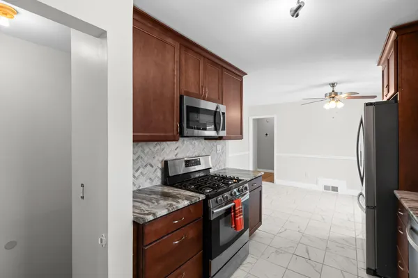 $2,350 | 4521 Thorncroft Avenue, Royal Oak, MI 48073