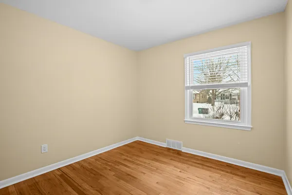 $2,350 | 4521 Thorncroft Avenue, Royal Oak, MI 48073