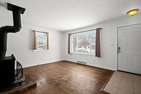 $2,350 | 4521 Thorncroft Avenue, Royal Oak, MI 48073