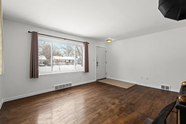 $2,350 | 4521 Thorncroft Avenue, Royal Oak, MI 48073