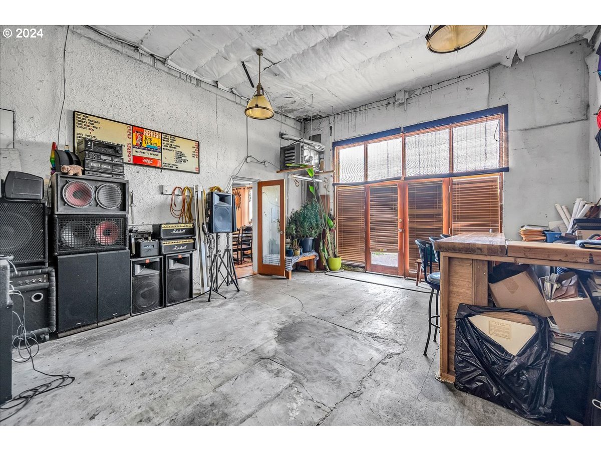 26901 Northwest St Helens Road Scappoose, OR 97056 - Photo 24 of 43 a very nice looking room with a large window
