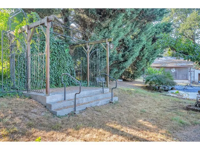 a sign that is on the side of the road