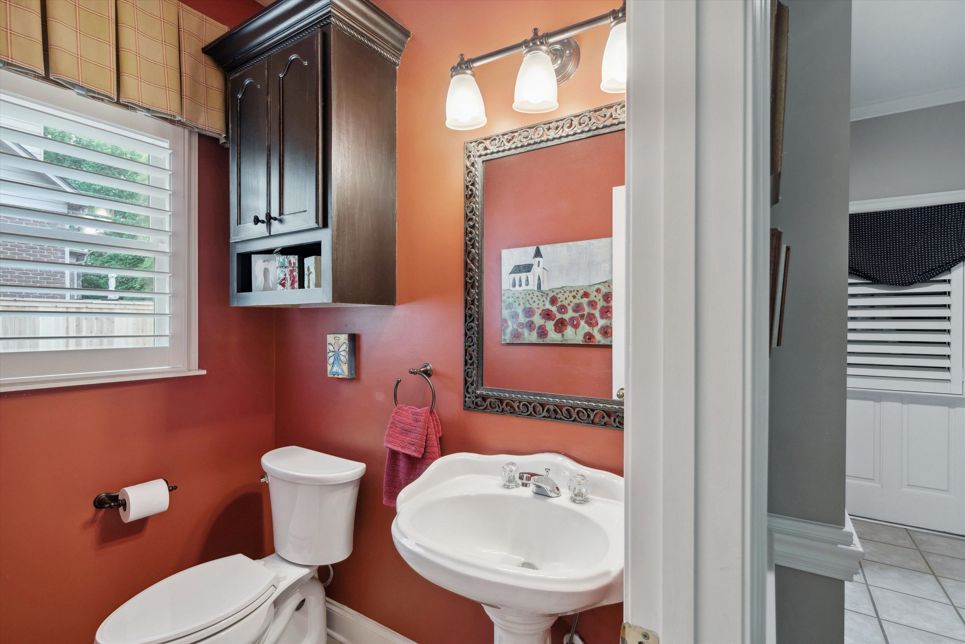 928 West Powell Road Collierville, TN 38017 - Photo 13 of 37 Located on hall from garage to the kitchen
