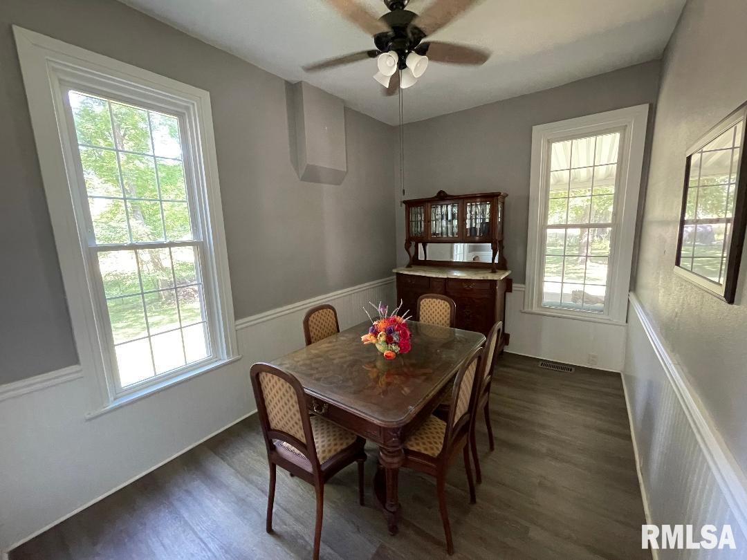 4530 East Carpenter Road Centralia, IL 62801 - Photo 8 of 23