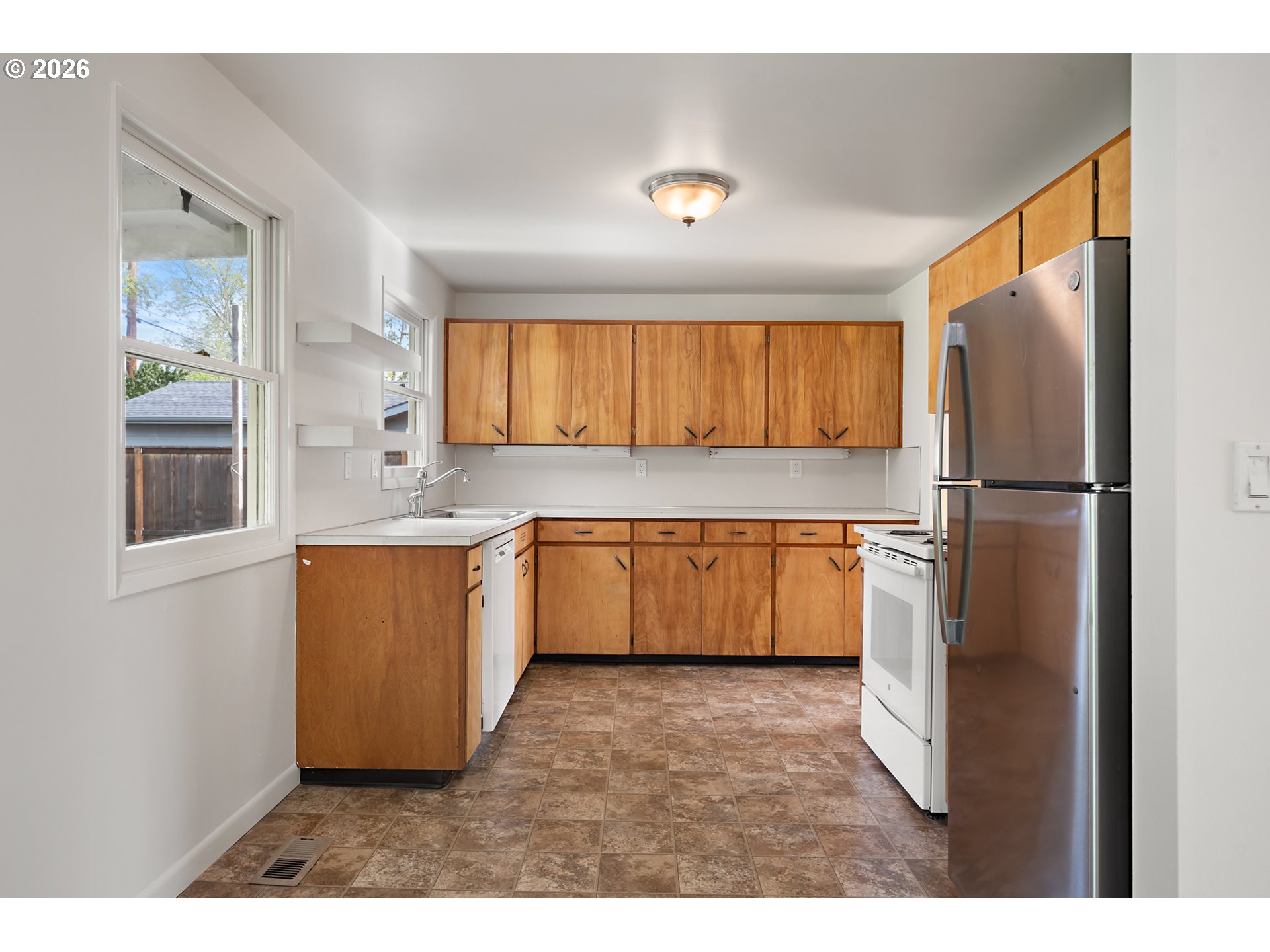 6755 Southwest Princess Avenue Beaverton, OR 97008 - Photo 10 of 35