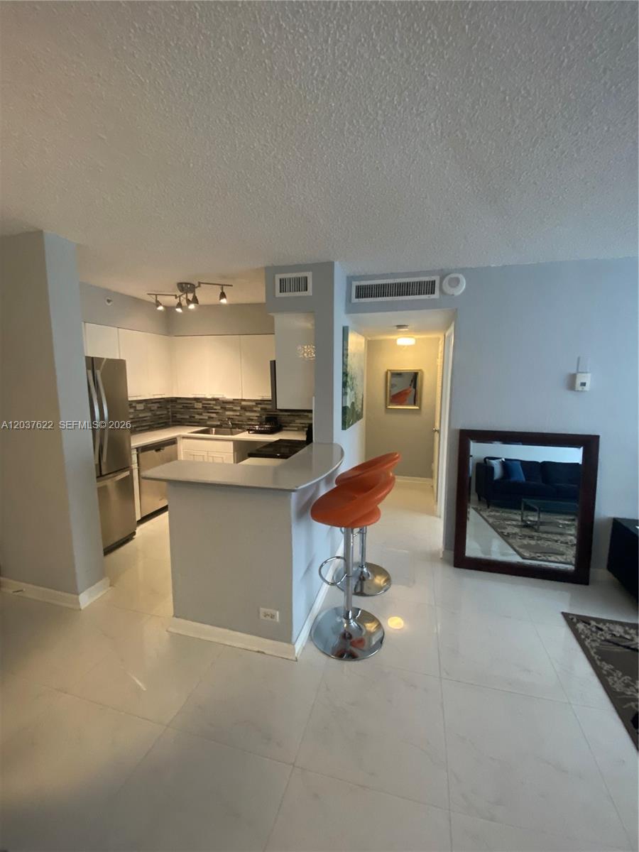 1500 Bay Road, Unit 654S Miami Beach, FL 33139 - Photo 5 of 10