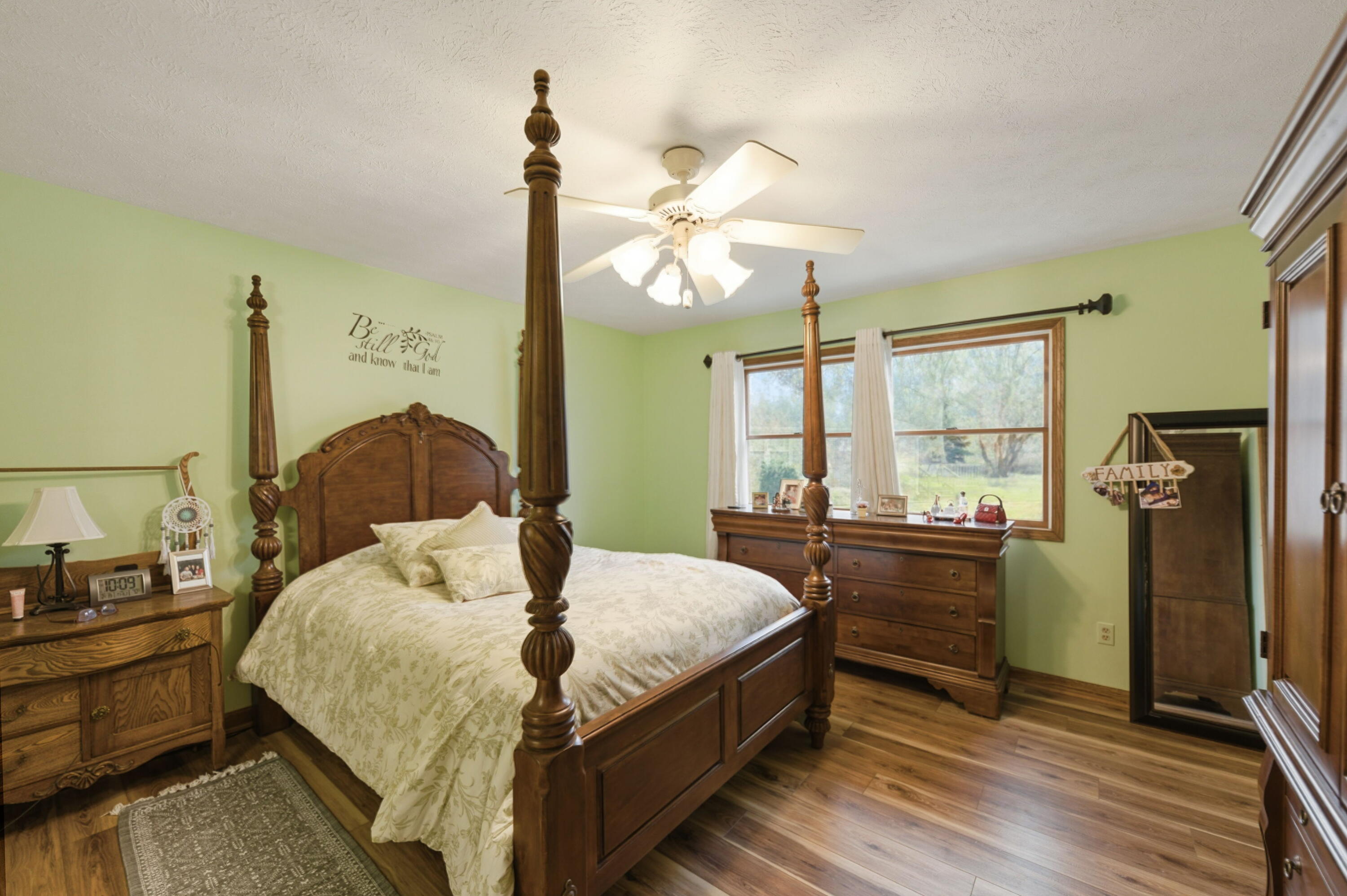 712 Dogwood Court Southwest De Motte, IN 46310 - Photo 11 of 17 3000x1996