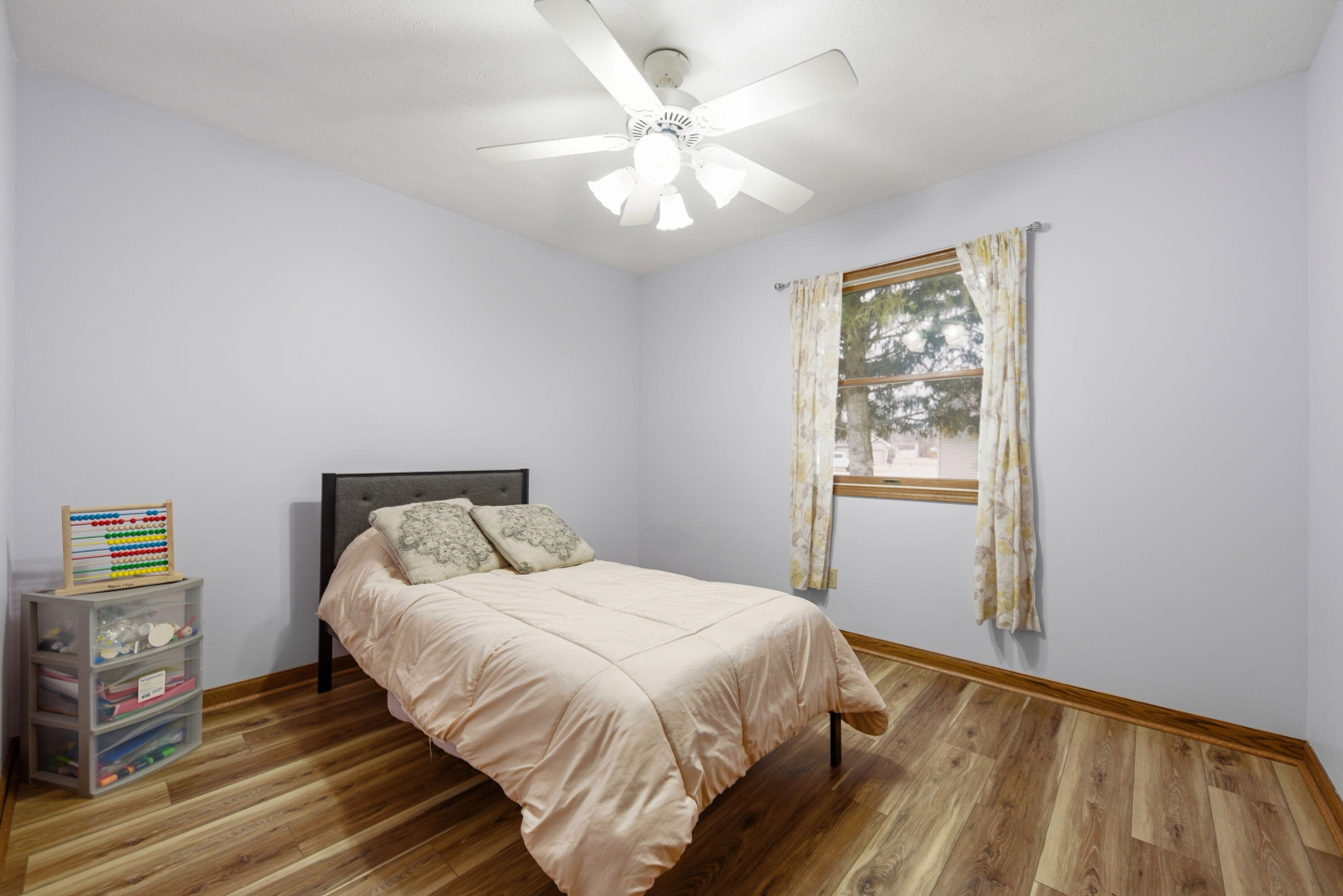 712 Dogwood Court Southwest De Motte, IN 46310 - Photo 13 of 17 2996x2000