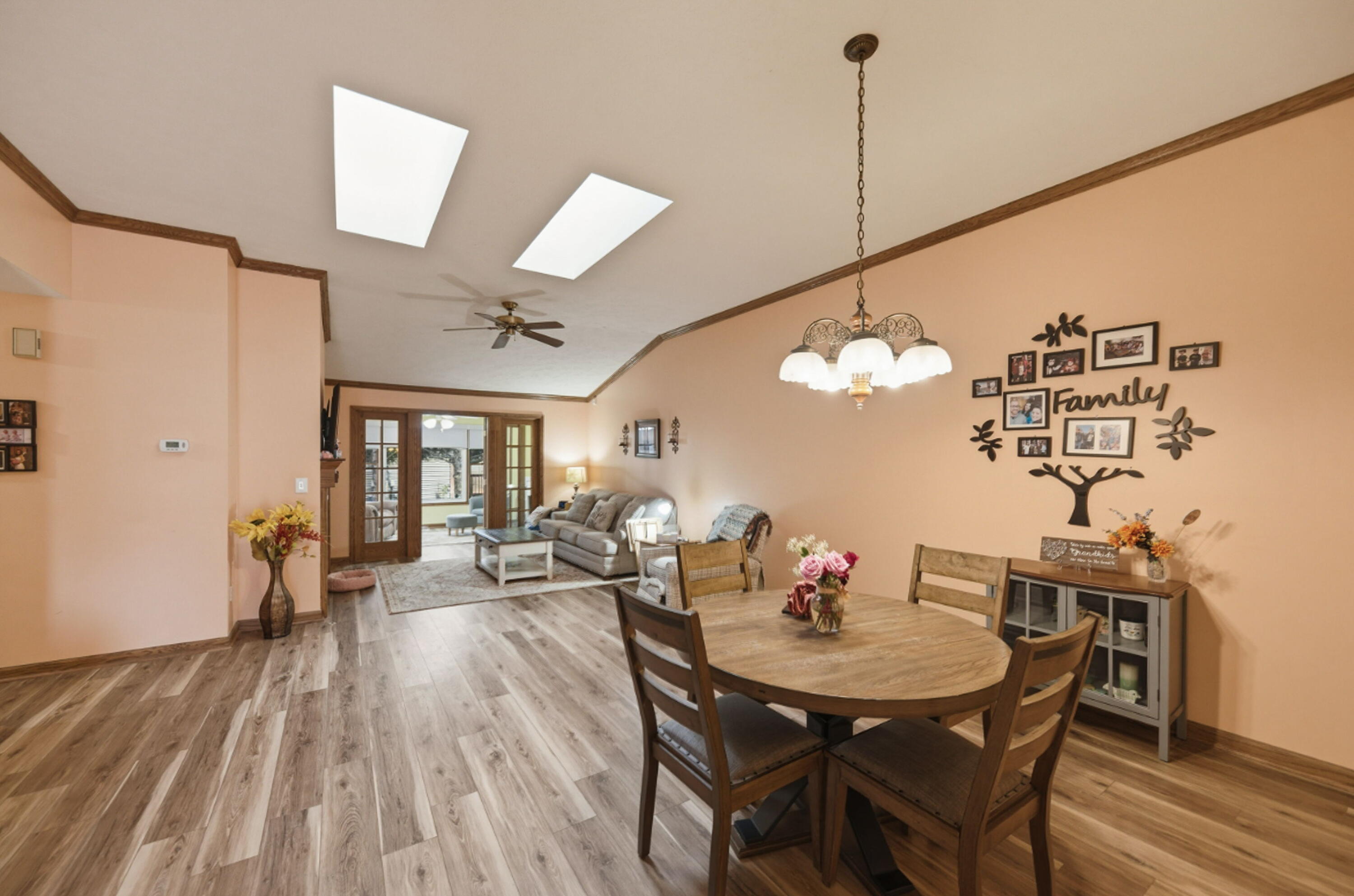 712 Dogwood Court Southwest De Motte, IN 46310 - Photo 4 of 17 3000x1986