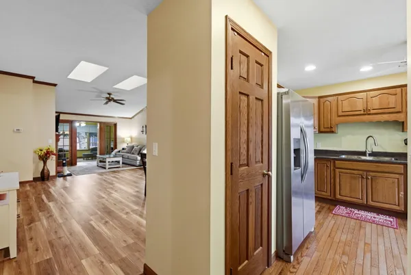 $254,900 | 712 Dogwood Court Southwest, De Motte, IN 46310