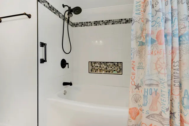 $295,000 | 16321 Maryland Avenue, South Holland, IL 60473