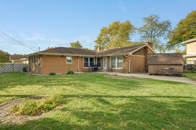$295,000 | 16321 Maryland Avenue, South Holland, IL 60473
