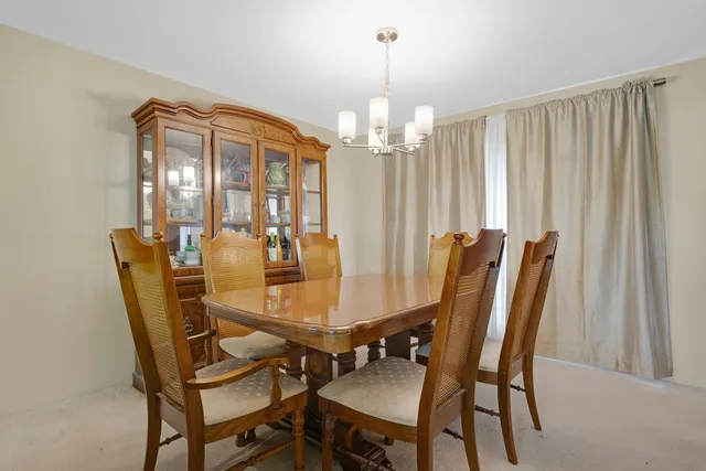 $295,000 | 16321 Maryland Avenue, South Holland, IL 60473