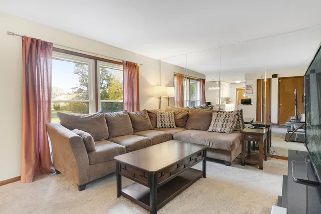 $295,000 | 16321 Maryland Avenue, South Holland, IL 60473