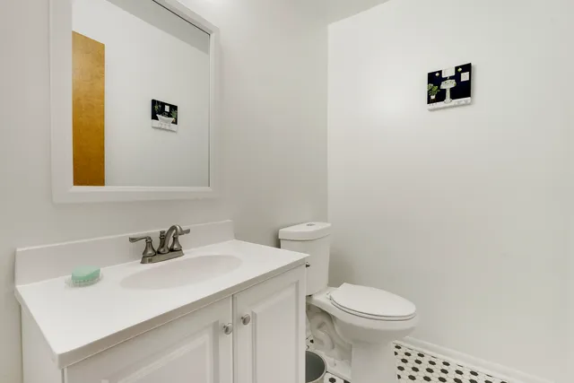 $295,000 | 16321 Maryland Avenue, South Holland, IL 60473