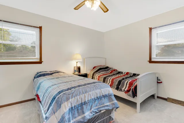 $295,000 | 16321 Maryland Avenue, South Holland, IL 60473