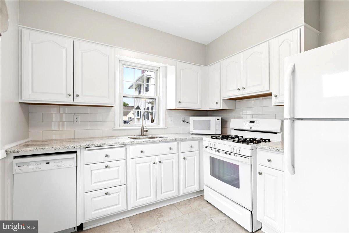 104 Twin Oaks Road Linthicum Heights, MD 21090 - Photo 5 of 40
