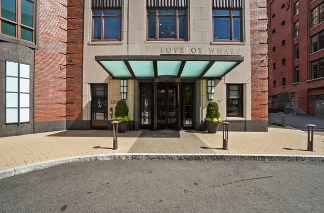 $3,350 | 100 Lovejoy Wharf, Unit 11L, Boston, MA 02114