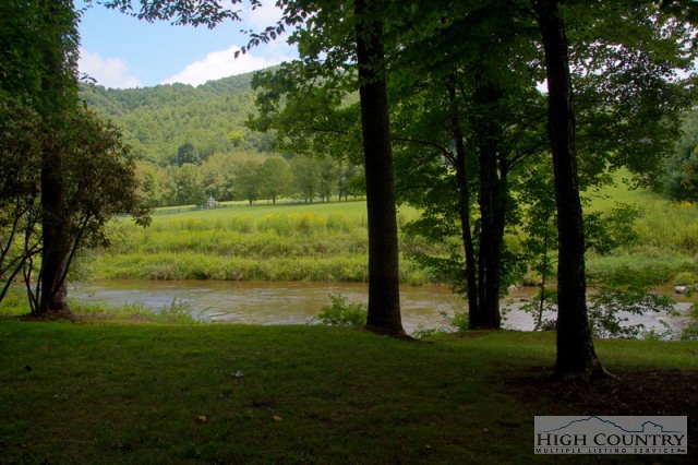 151 Crest Road Banner Elk, NC 28604 - Photo 16 of 24 Gallery Image 16