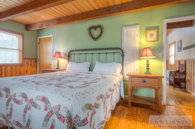 151 Crest Road Banner Elk, NC 28604 - Photo 4 of 24 Gallery Image 4