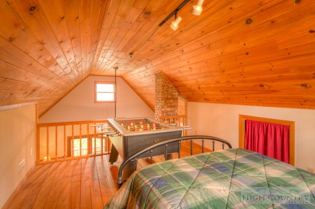 151 Crest Road Banner Elk, NC 28604 - Photo 7 of 24 Gallery Image 7
