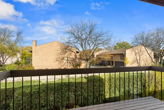 $3,750 | 1723 Wildberry Drive, Unit C, Glenview, IL 60025