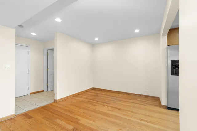 $3,750 | 1723 Wildberry Drive, Unit C, Glenview, IL 60025