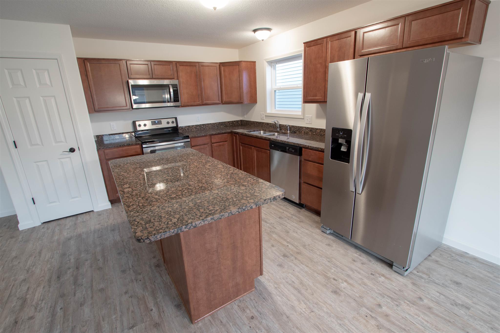 2273 Blue Spring Run Fort Wayne, IN 46808 - Photo 4 of 24 Gallery Image 4