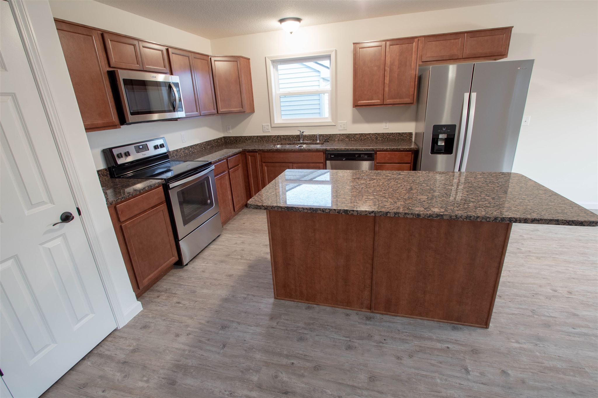 2273 Blue Spring Run Fort Wayne, IN 46808 - Photo 6 of 24 Gallery Image 6