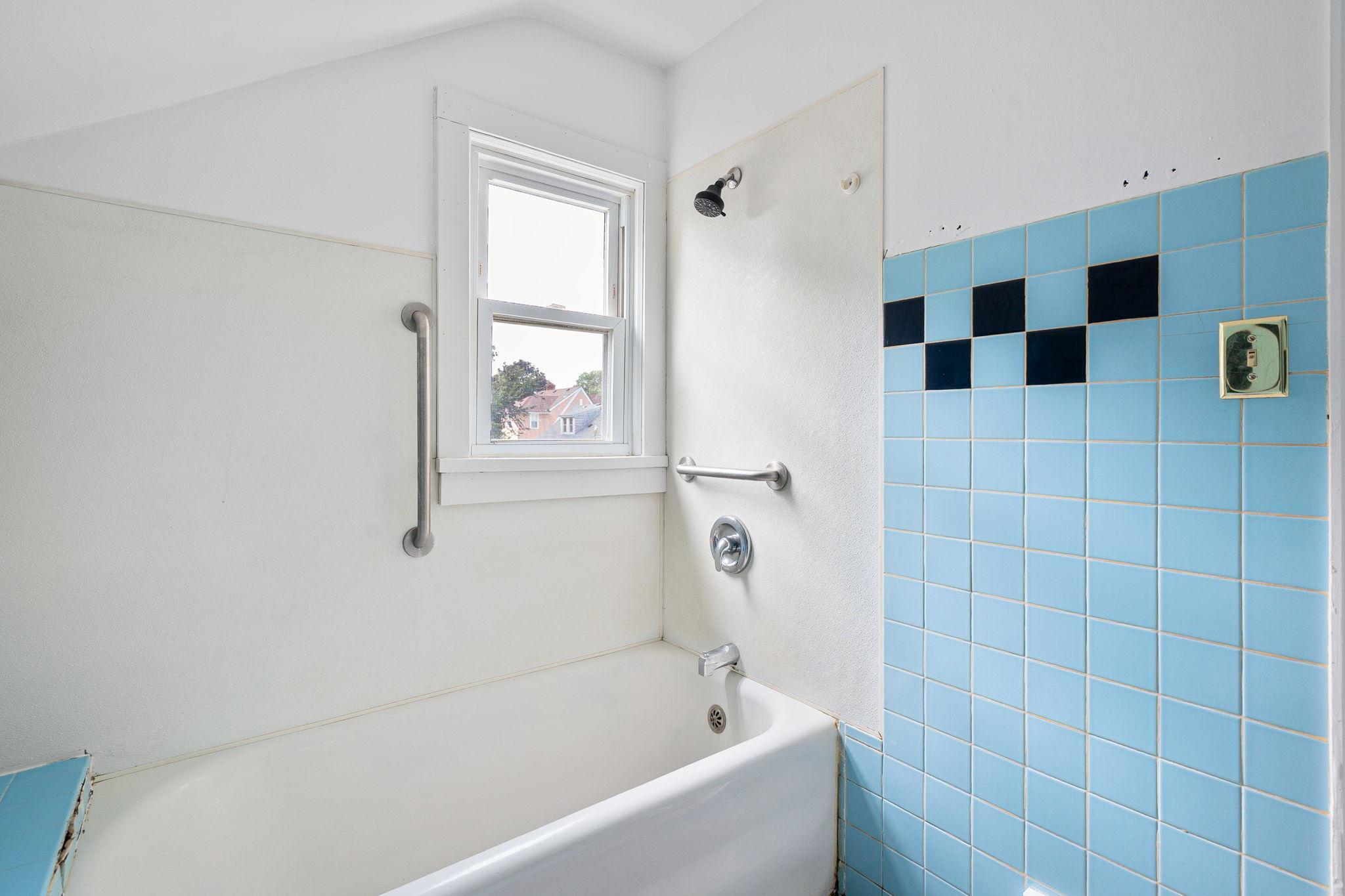 304 9th Street Southwest Austin, MN 55912 - Photo 14 of 26