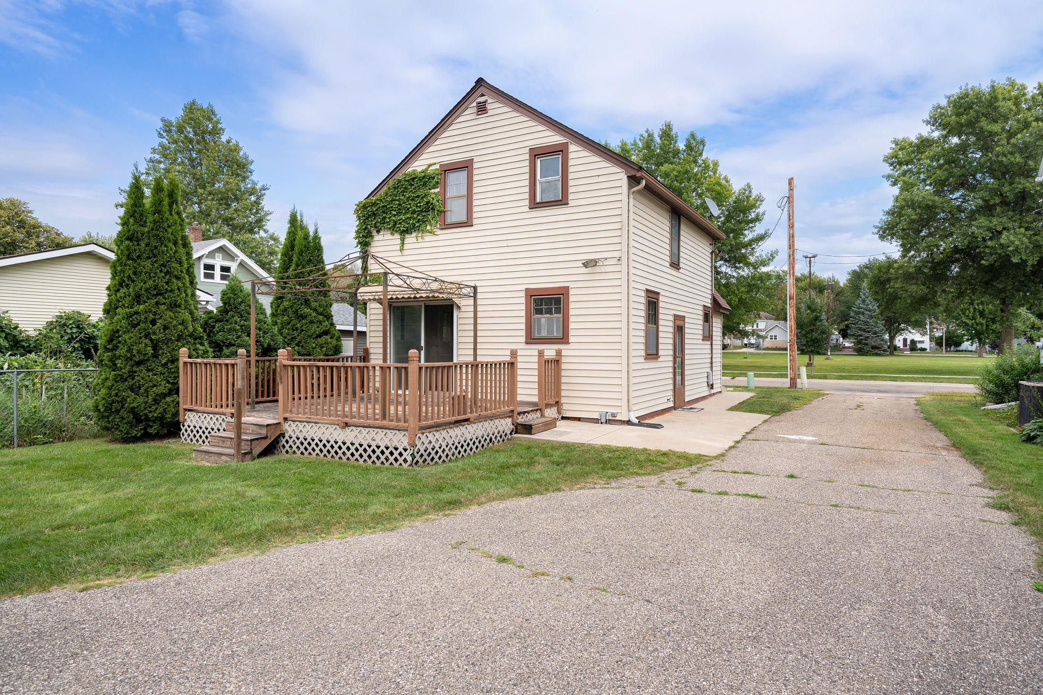 304 9th Street Southwest Austin, MN 55912 - Photo 17 of 26