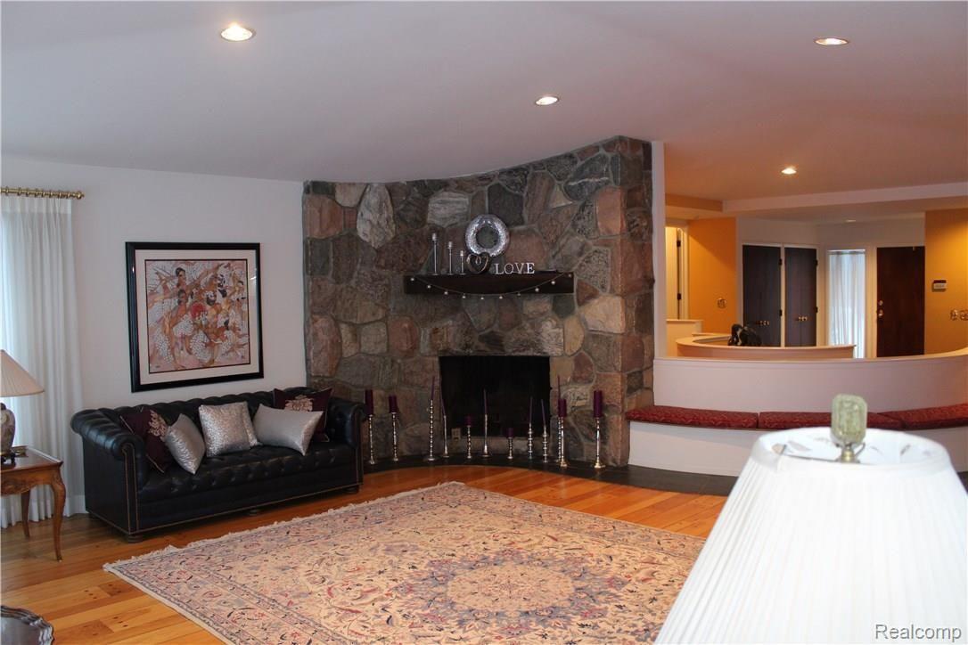 25115 Farmbrook Road Southfield, MI 48034 - Photo 14 of 62 IMG_0046.JPG